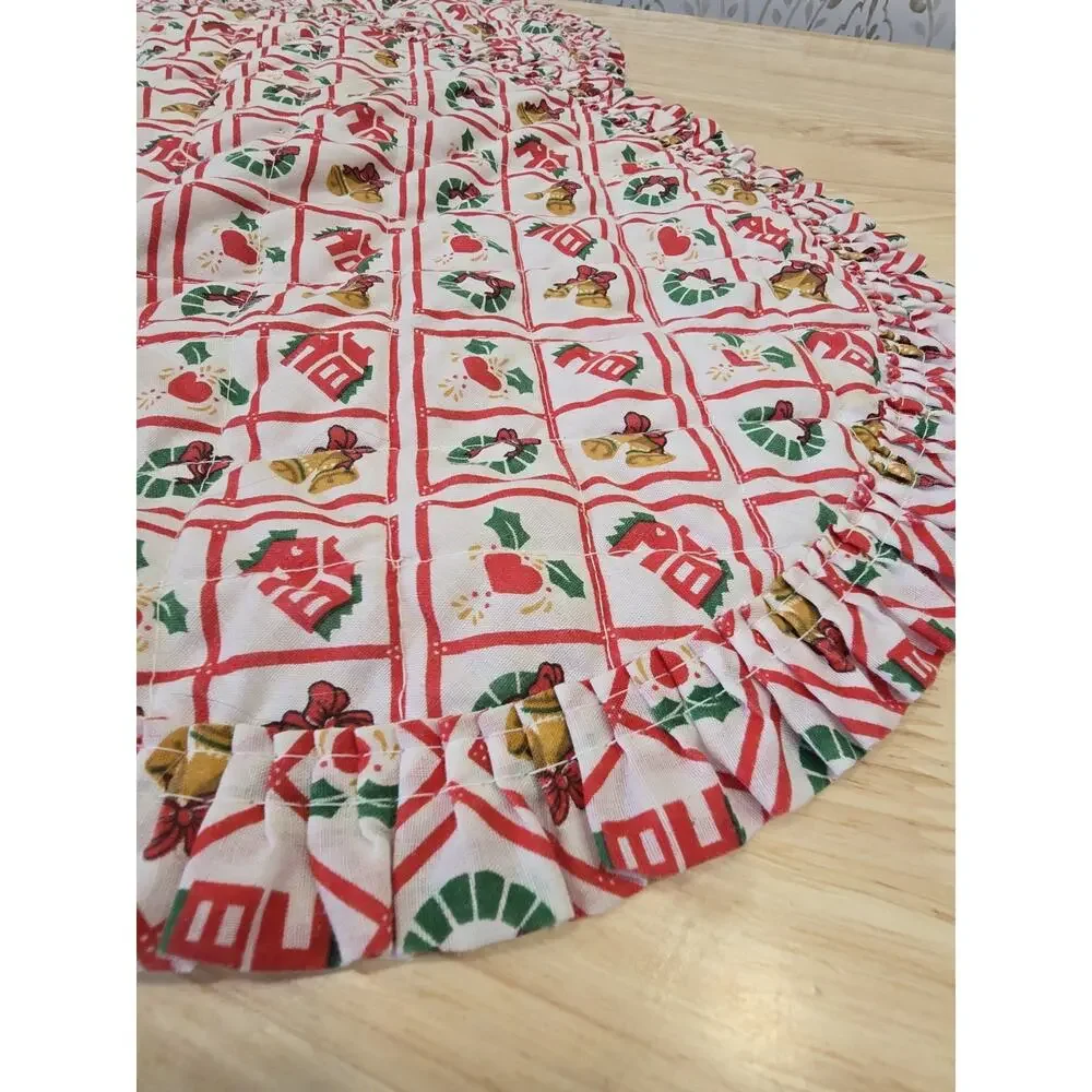 2 Vintage Town & Country Christmas Placemats Quilted Oval Holiday Table Linens